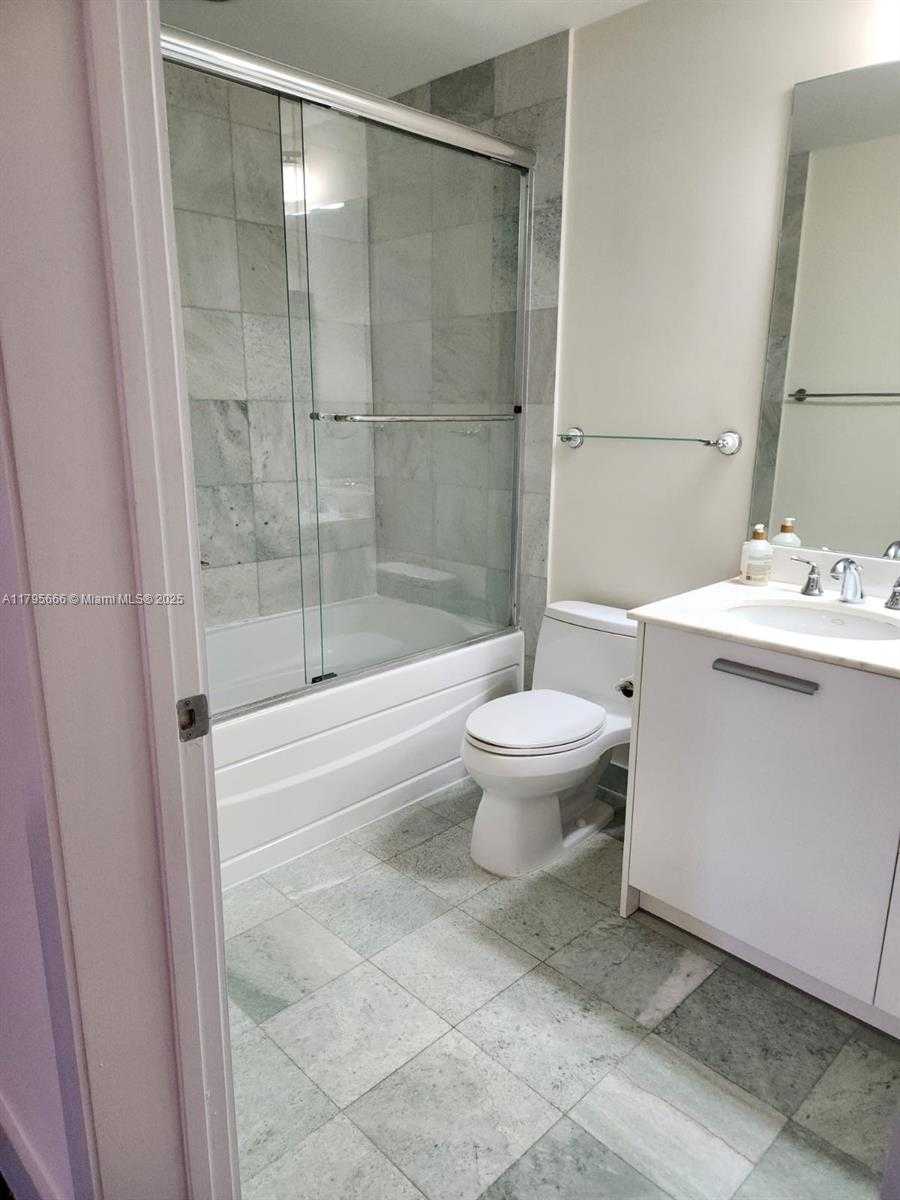 Small Image of 1060 BRICKELL AVE #1001, Miami Number 8