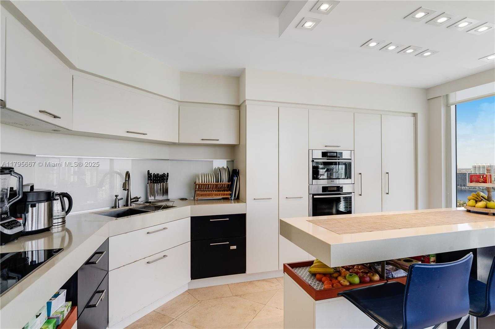 Small Image of 19111 COLLINS AVE #2805, Sunny Isles Beach Number 6