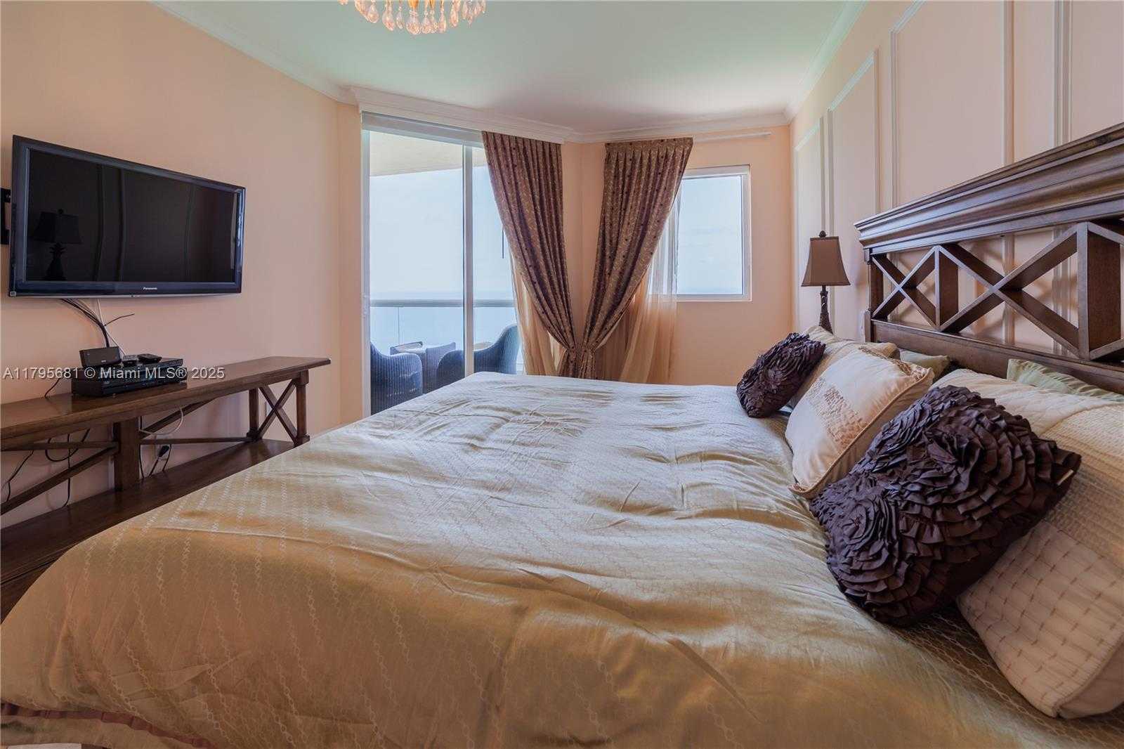 Small Image of 17875 COLLINS AVE #4302, Sunny Isles Beach Number 10