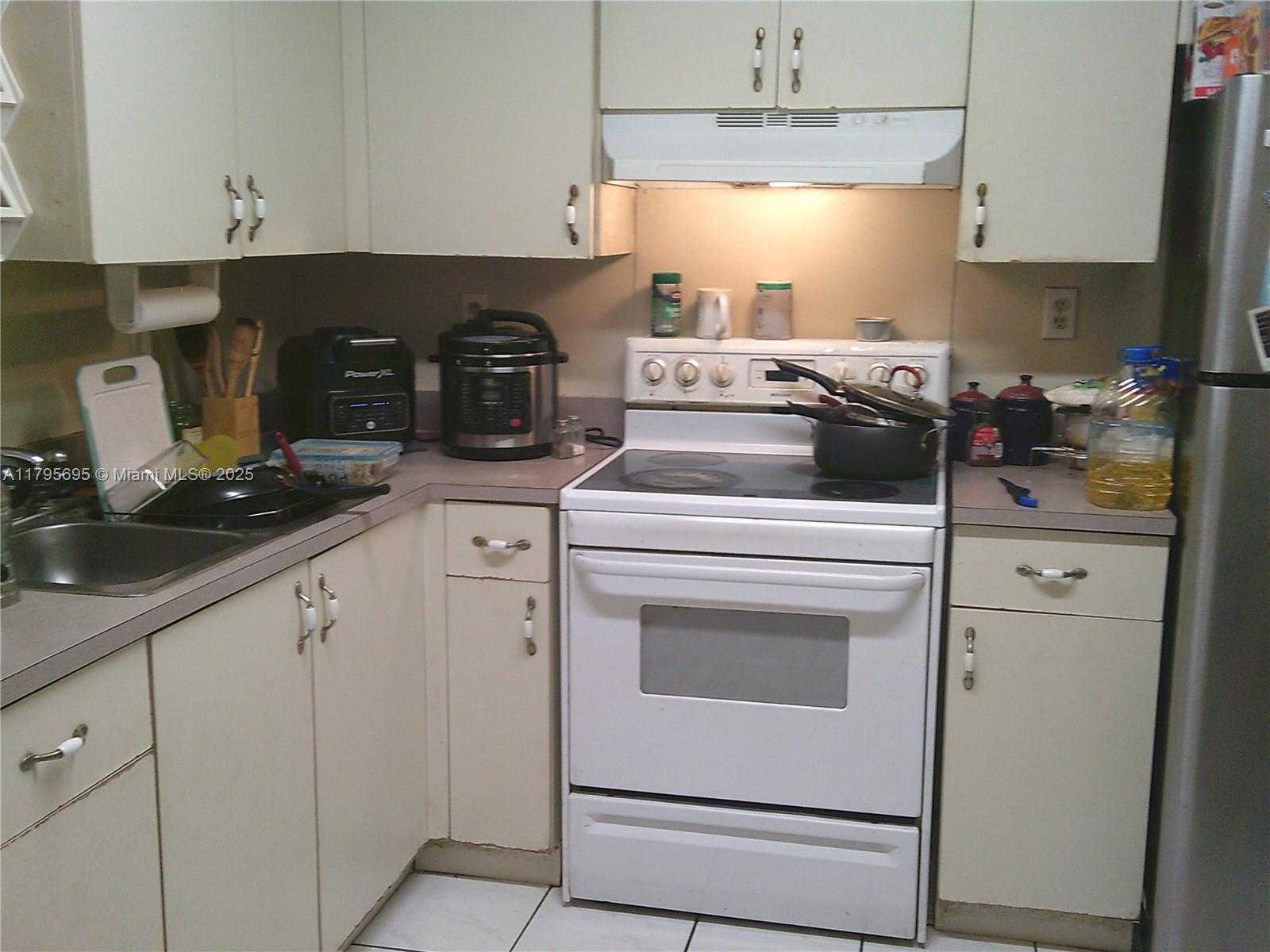 Small Image of 5775 WEST 20TH AVE #213, Hialeah Number 3