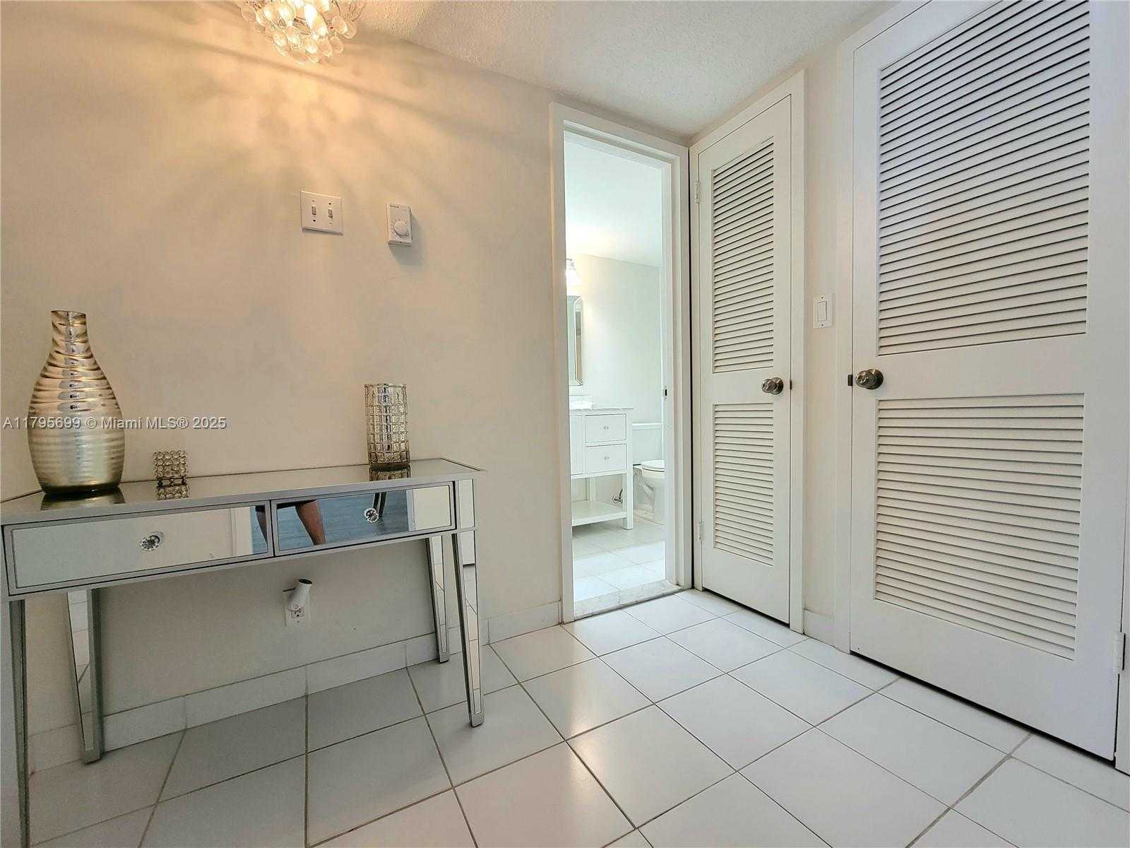 Small Image of 2030 SOUTH OCEAN DR #1804, Hallandale Beach Number 12