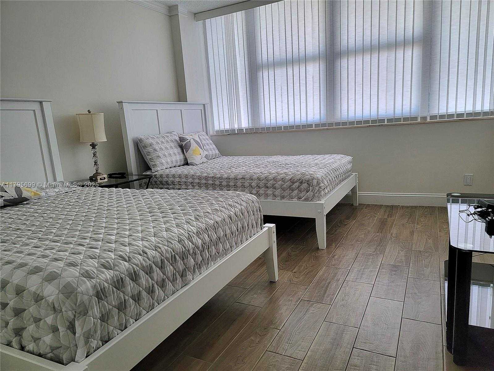 Small Image of 2030 SOUTH OCEAN DR #1804, Hallandale Beach Number 14