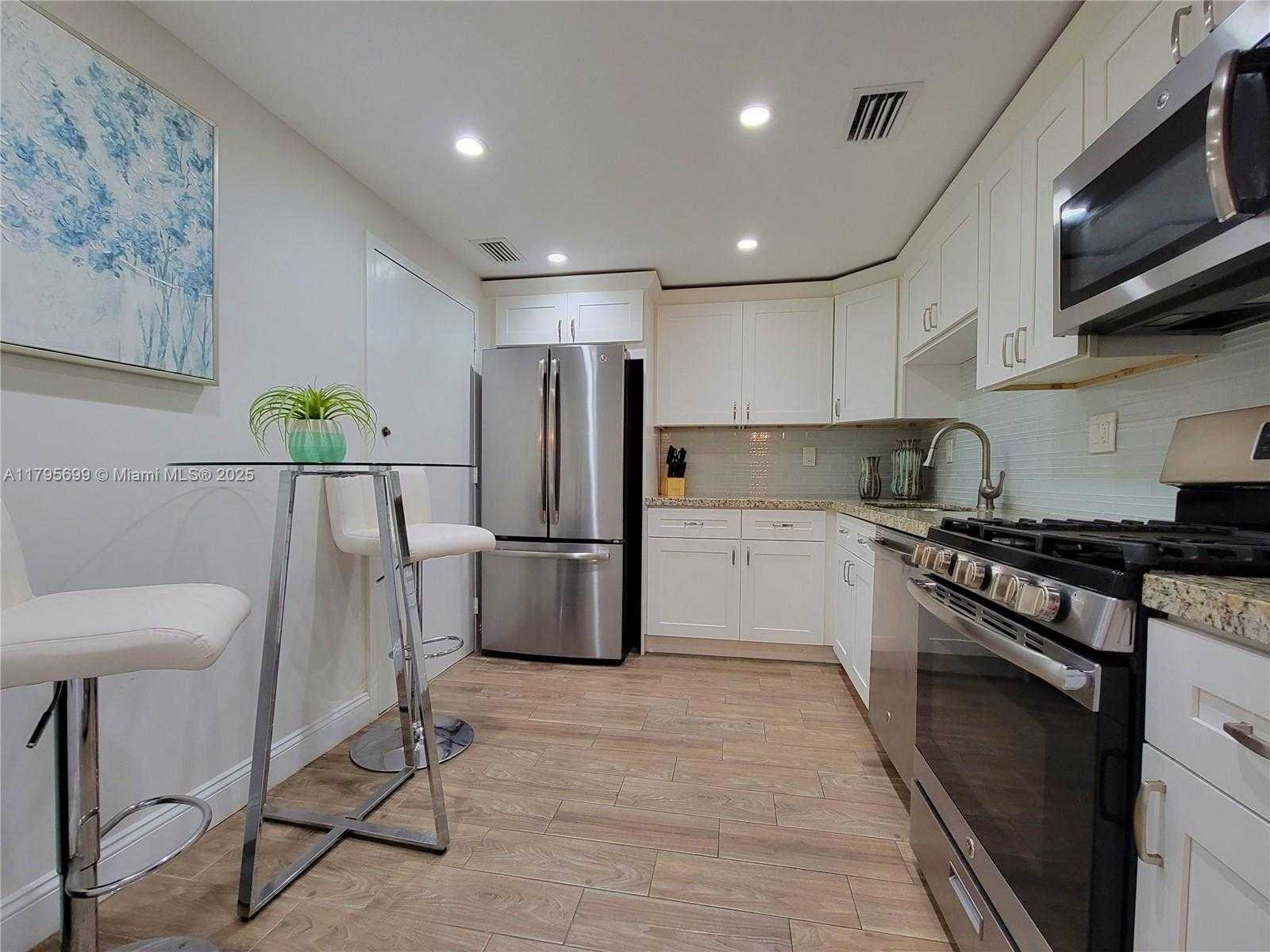 Small Image of 2030 SOUTH OCEAN DR #1804, Hallandale Beach Number 7