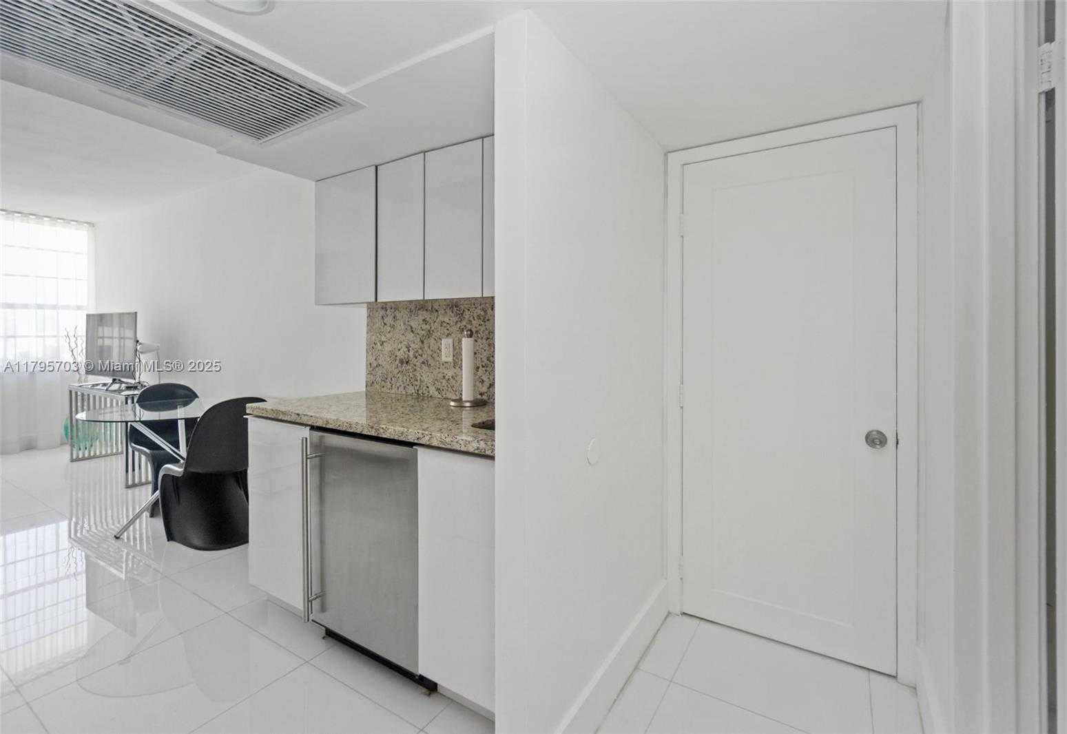 Small Image of 100 LINCOLN RD #611, Miami Beach Number 12