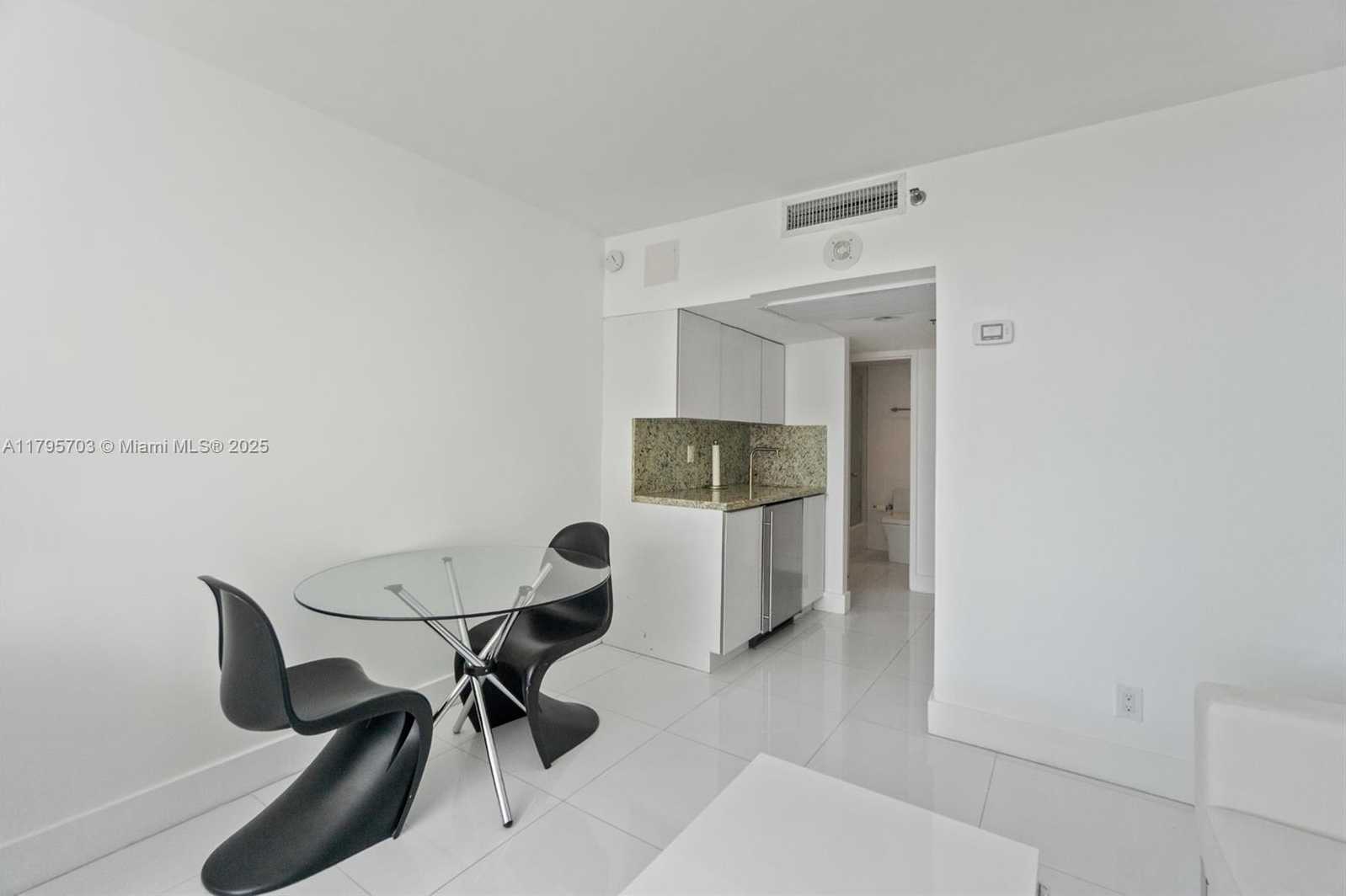 Small Image of 100 LINCOLN RD #611, Miami Beach Number 15