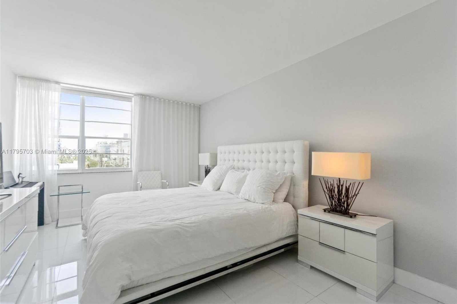 Small Image of 100 LINCOLN RD #611, Miami Beach Number 17