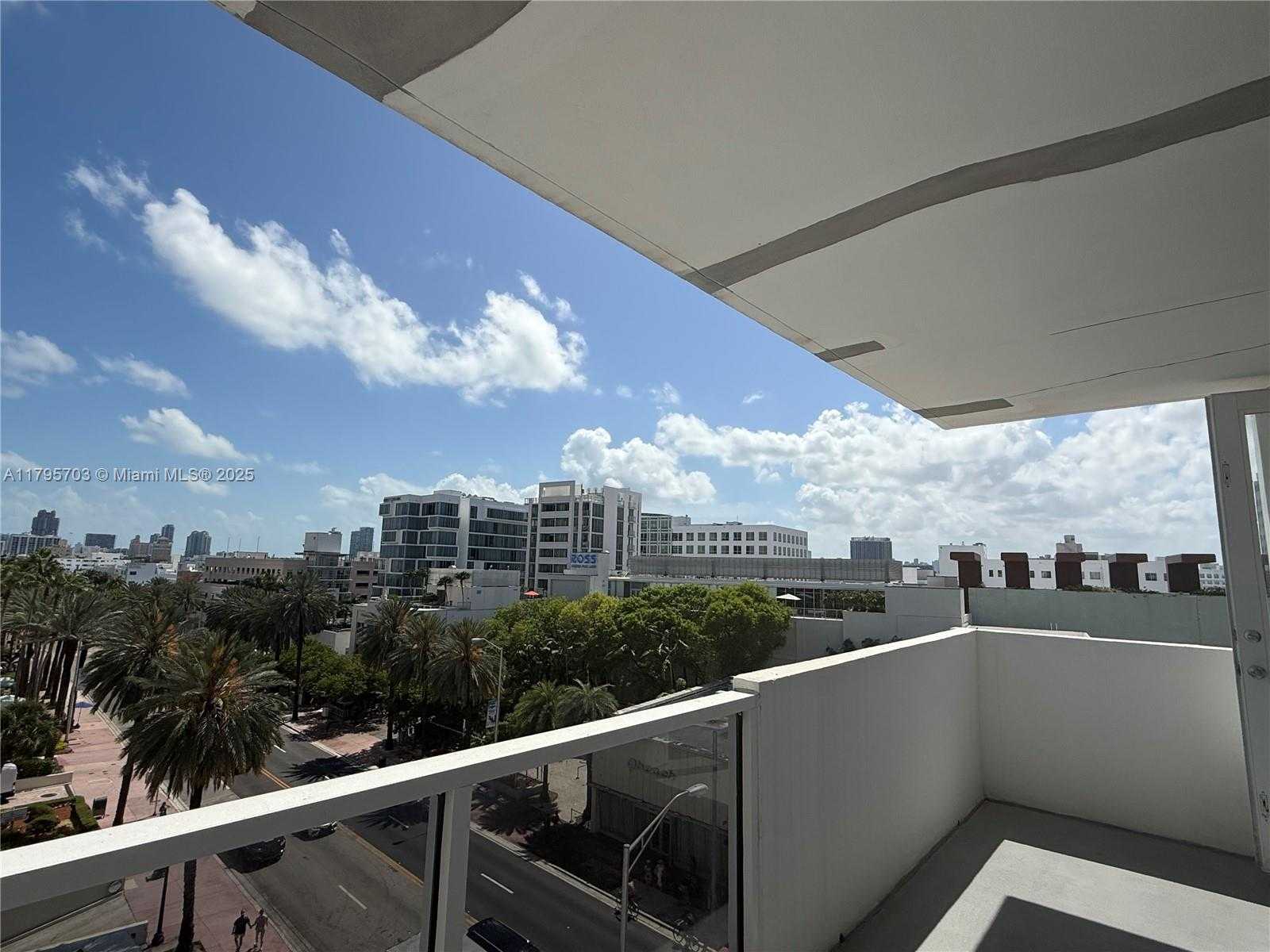 Small Image of 100 LINCOLN RD #611, Miami Beach Number 20
