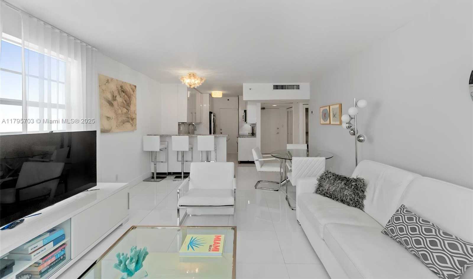 Small Image of 100 LINCOLN RD #611, Miami Beach Number 4