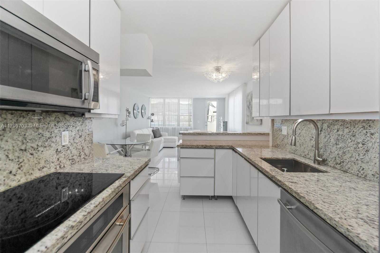 Small Image of 100 LINCOLN RD #611, Miami Beach Number 8