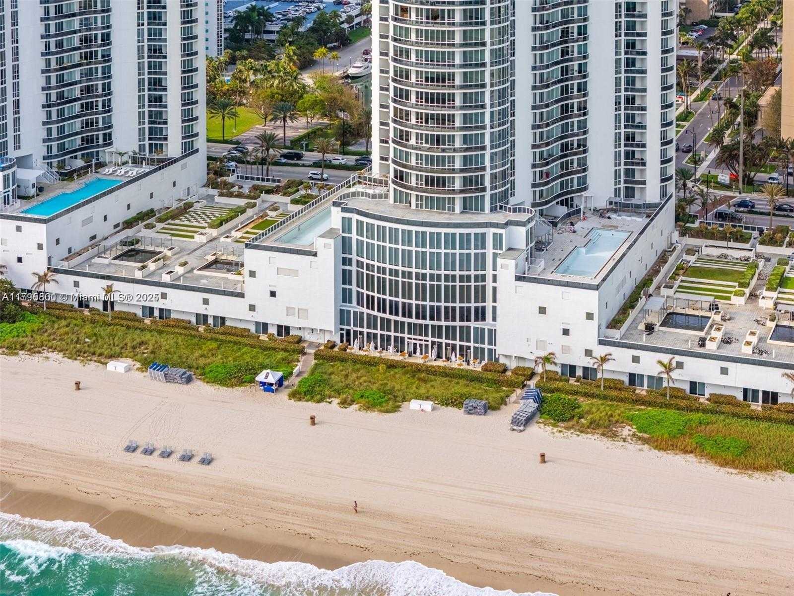Small Image of 15901 COLLINS AVE #2907, Sunny Isles Beach Number 3