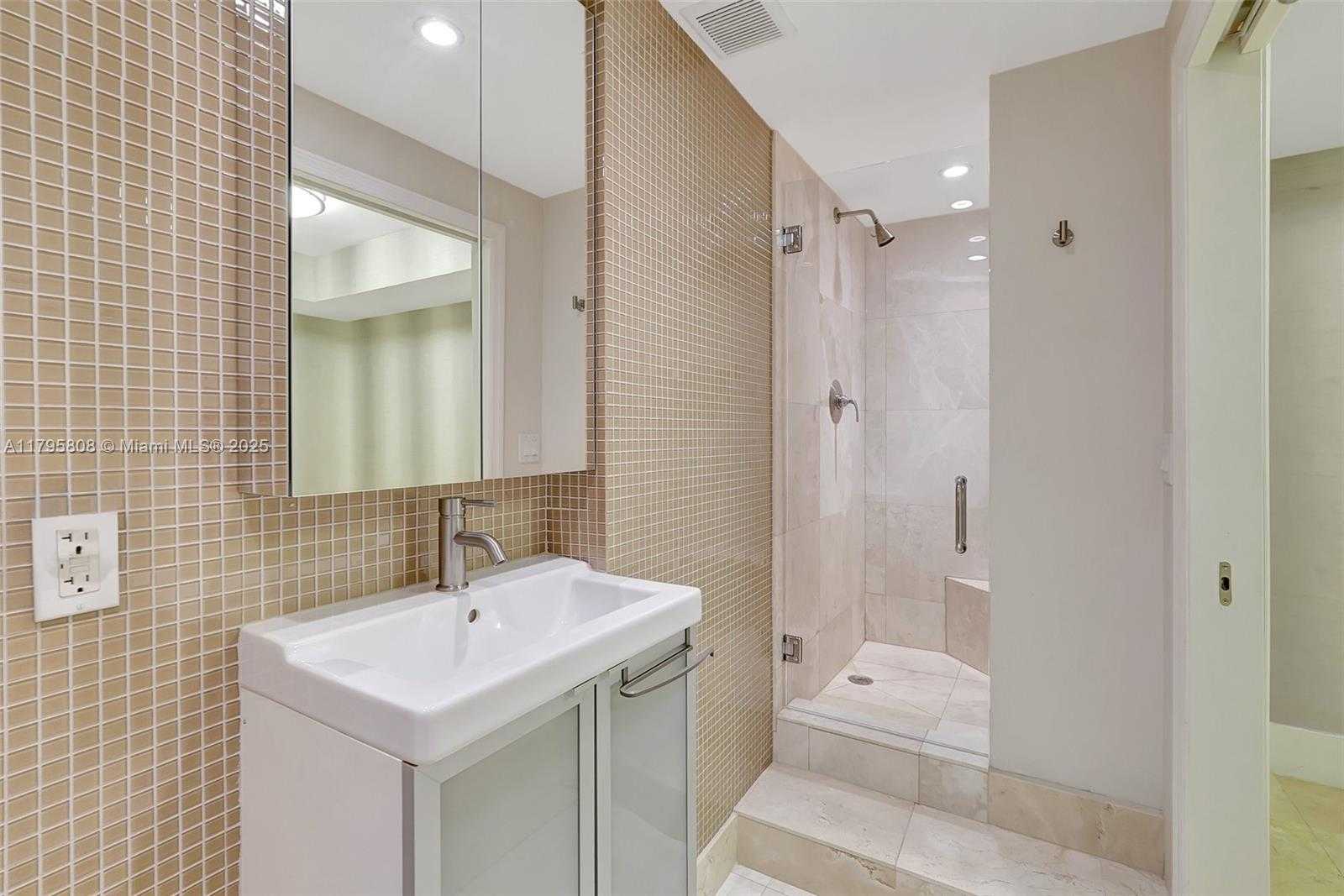 Small Image of 3301 NORTH EAST 183RD ST #1608, Aventura Number 31
