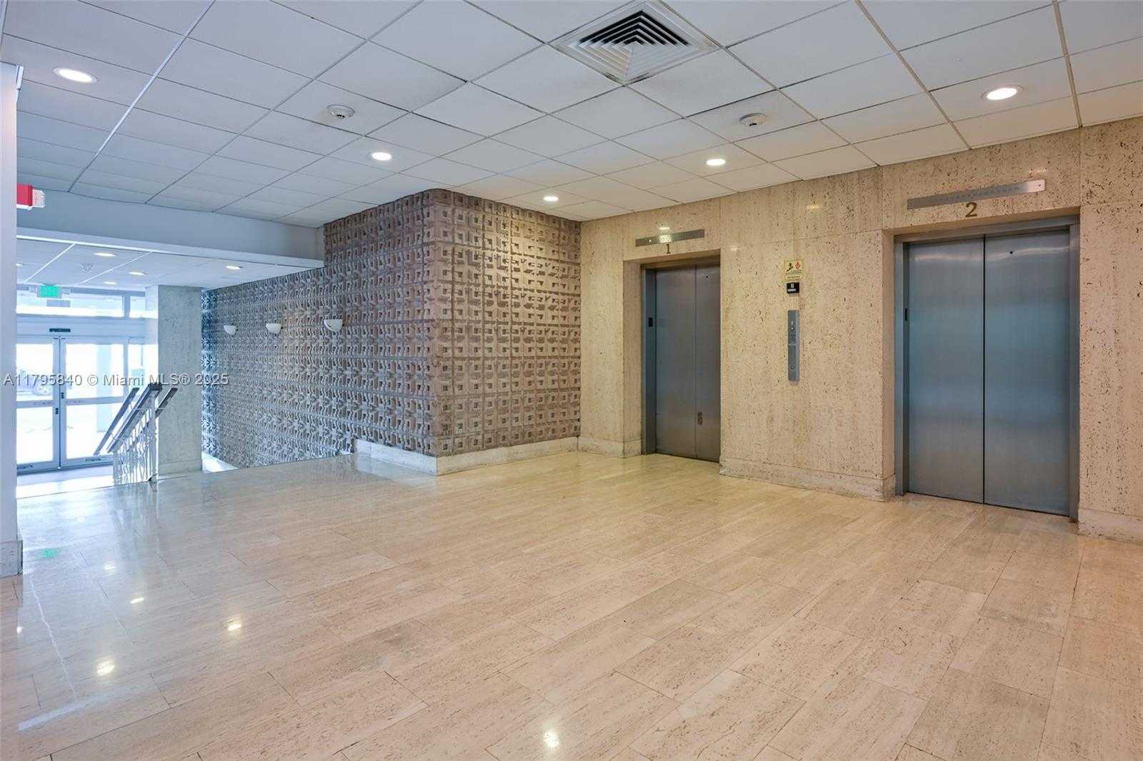 Small Image of 2899 COLLINS AVE #1738, Miami Beach Number 15