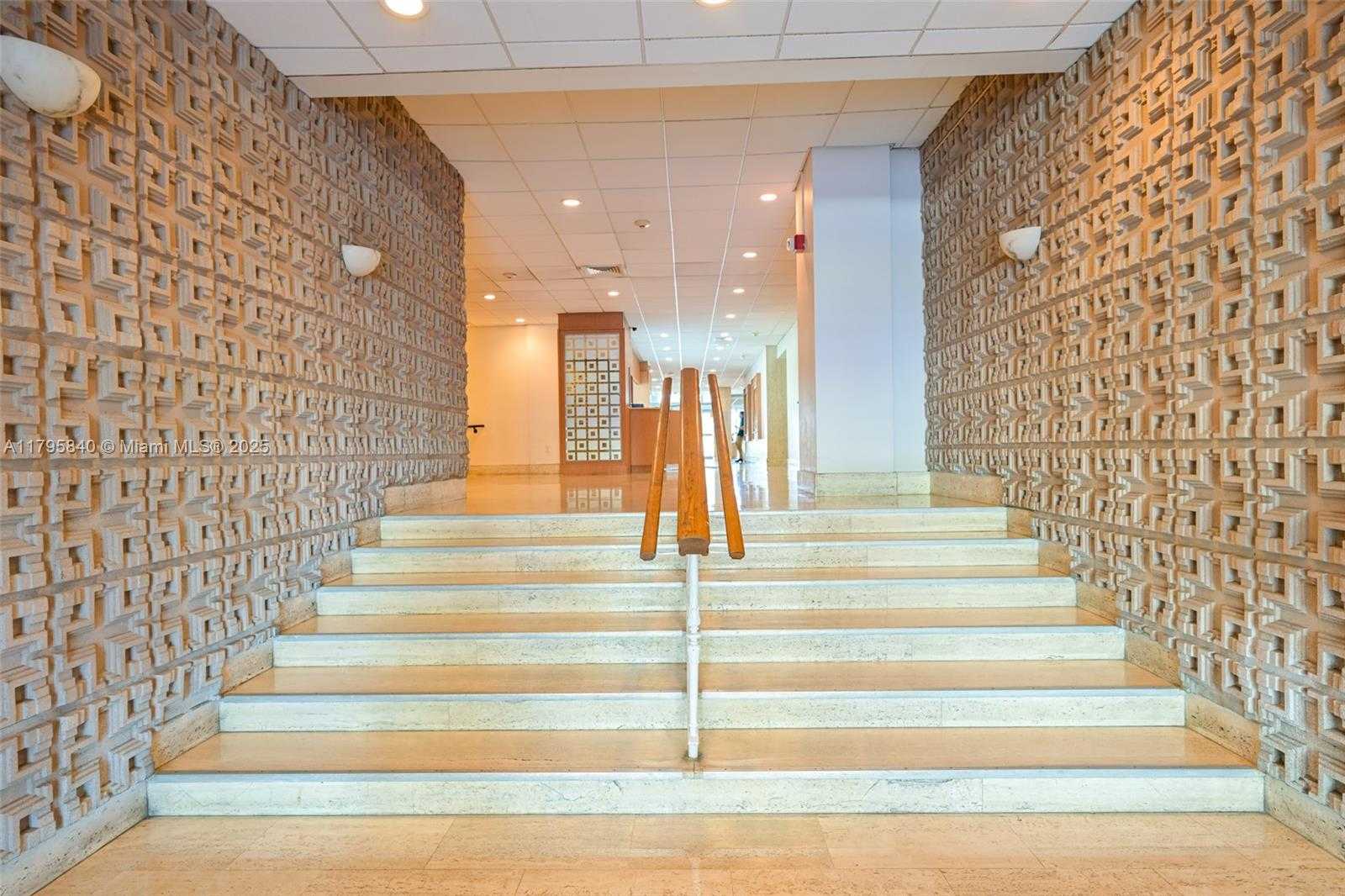 Small Image of 2899 COLLINS AVE #1738, Miami Beach Number 17