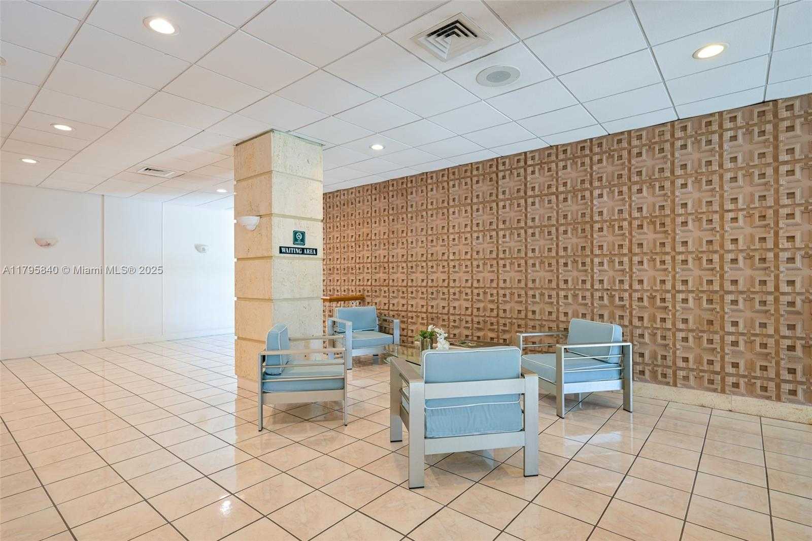 Small Image of 2899 COLLINS AVE #1738, Miami Beach Number 19