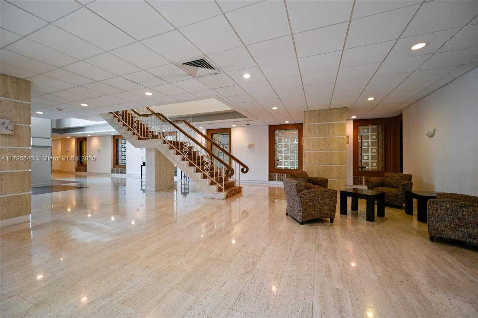 Small Image of 2899 COLLINS AVE #1738, Miami Beach Number 2