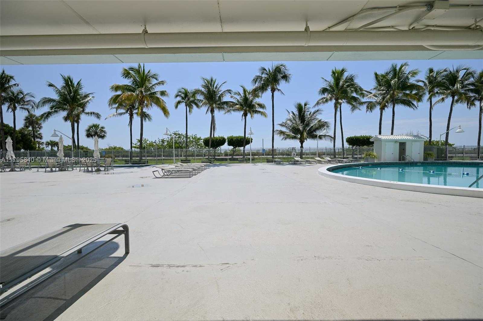 Small Image of 2899 COLLINS AVE #1738, Miami Beach Number 29
