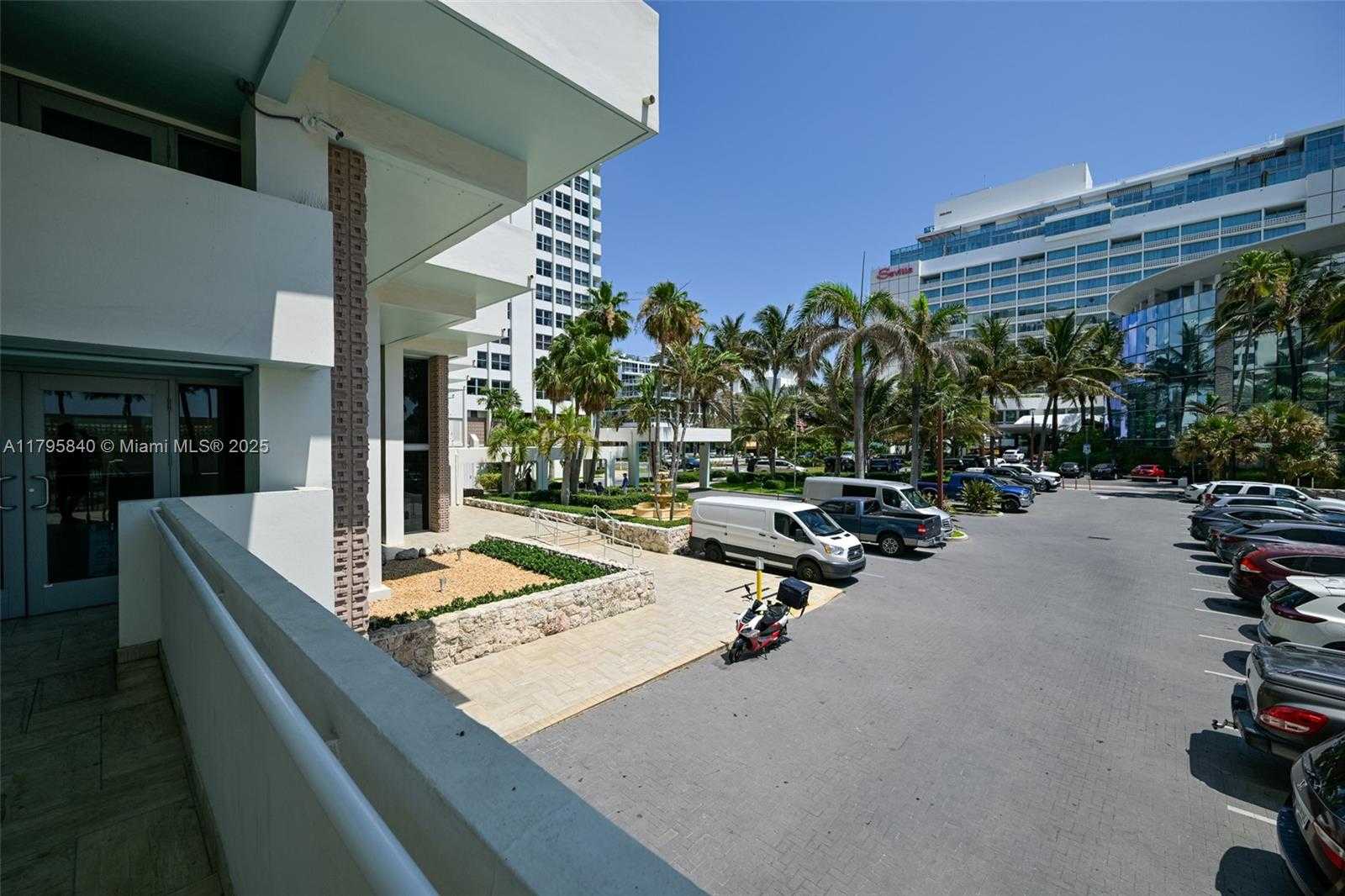 Small Image of 2899 COLLINS AVE #1738, Miami Beach Number 32