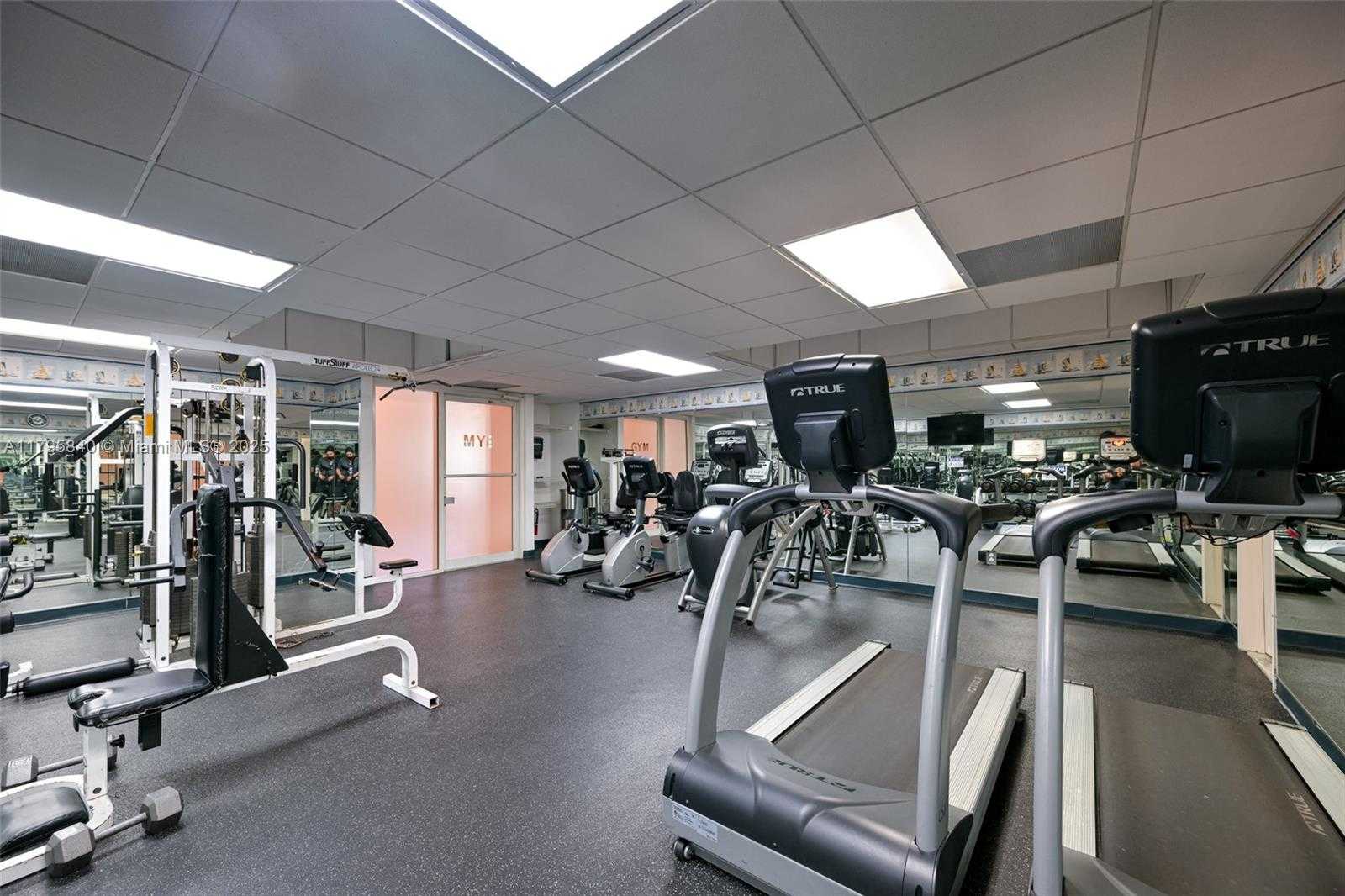 Small Image of 2899 COLLINS AVE #1738, Miami Beach Number 7