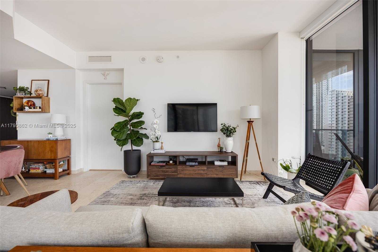 Small Image of 68 SOUTH EAST 6TH ST #1601, Miami Number 10