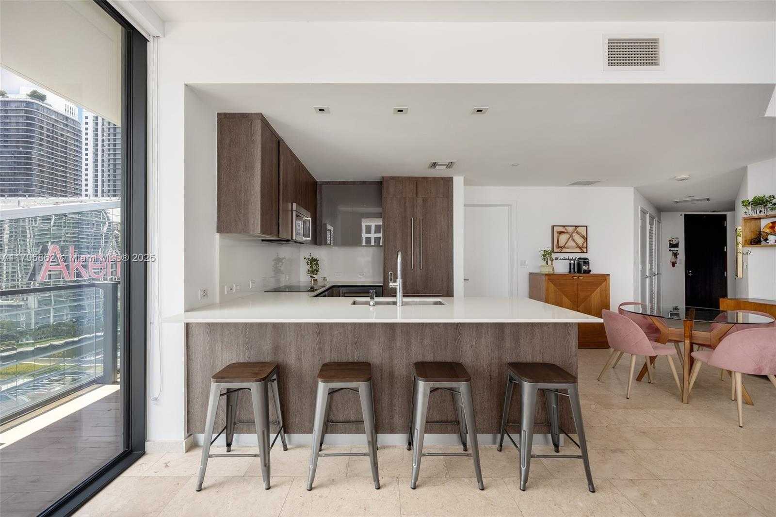 Small Image of 68 SOUTH EAST 6TH ST #1601, Miami Number 14