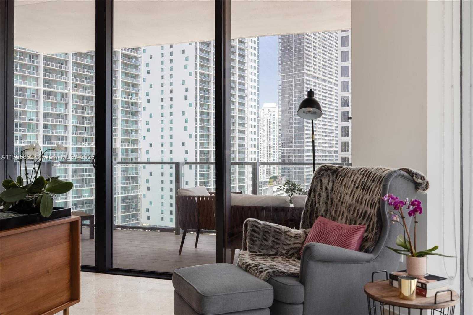 Small Image of 68 SOUTH EAST 6TH ST #1601, Miami Number 16