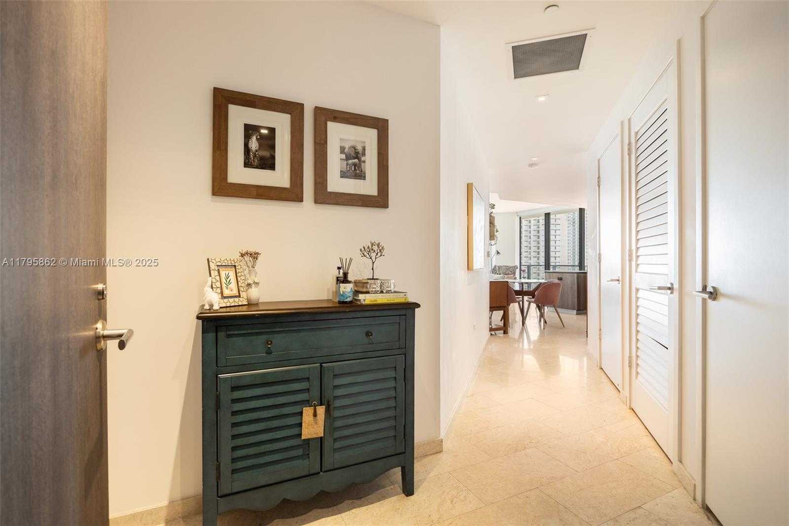 Small Image of 68 SOUTH EAST 6TH ST #1601, Miami Number 25