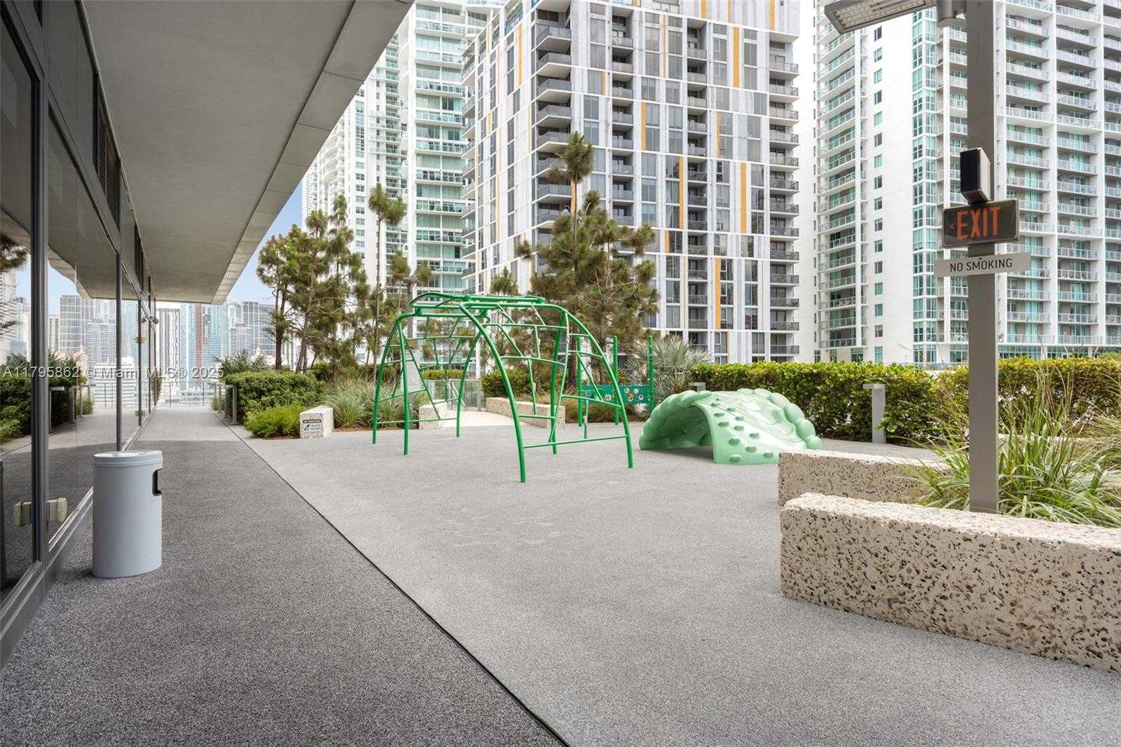 Small Image of 68 SOUTH EAST 6TH ST #1601, Miami Number 27