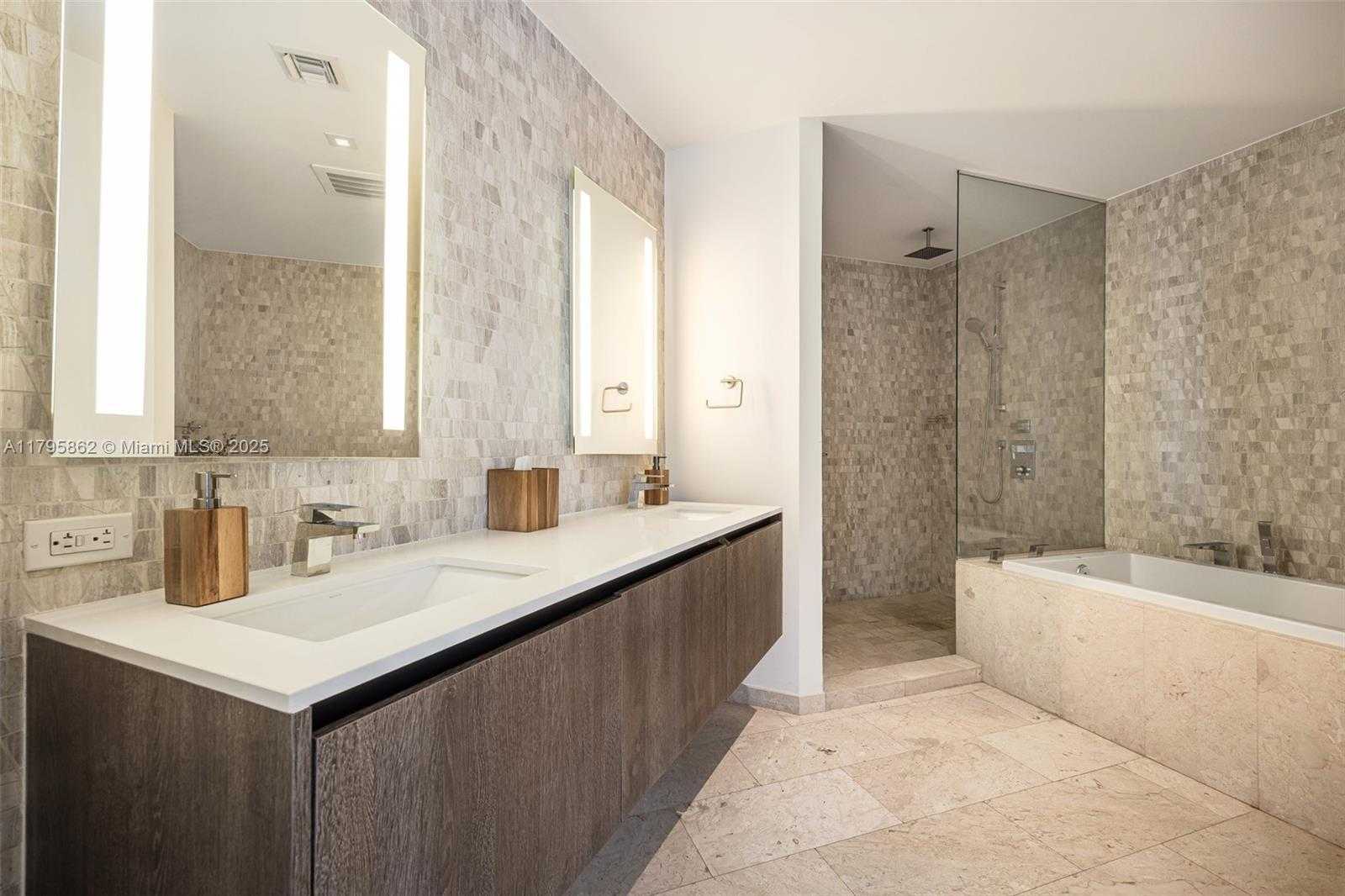 Small Image of 68 SOUTH EAST 6TH ST #1601, Miami Number 6