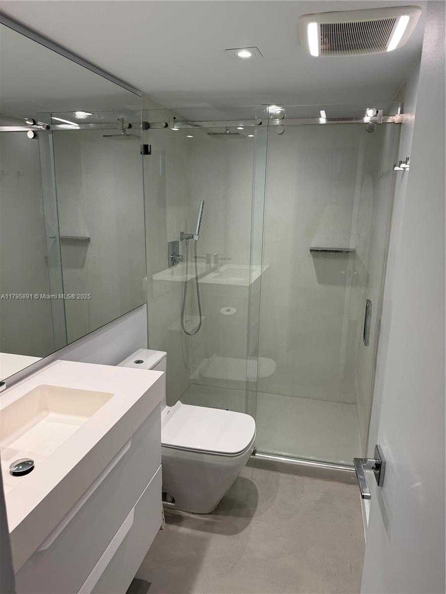 Small Image of 10275 COLLINS AVE #920, Bal Harbour Number 13