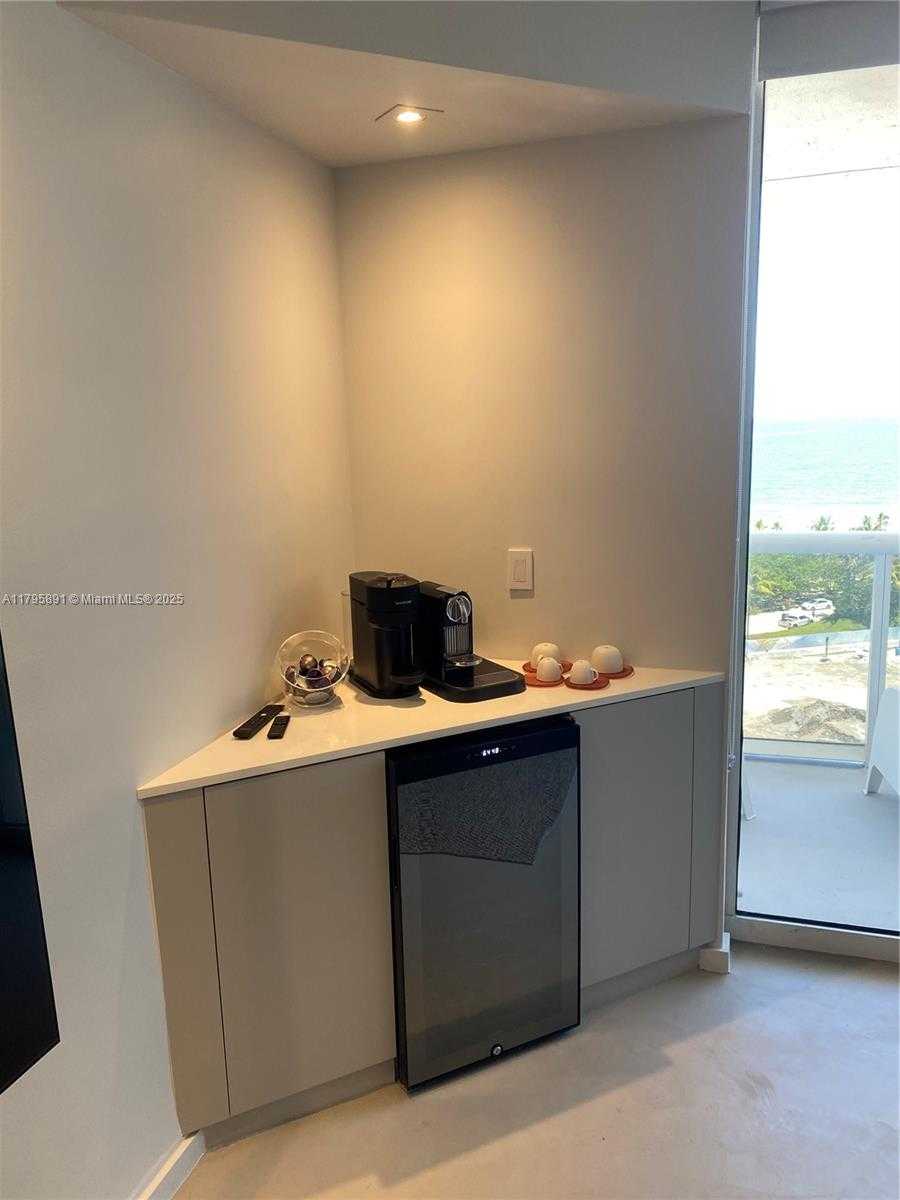 Small Image of 10275 COLLINS AVE #920, Bal Harbour Number 3