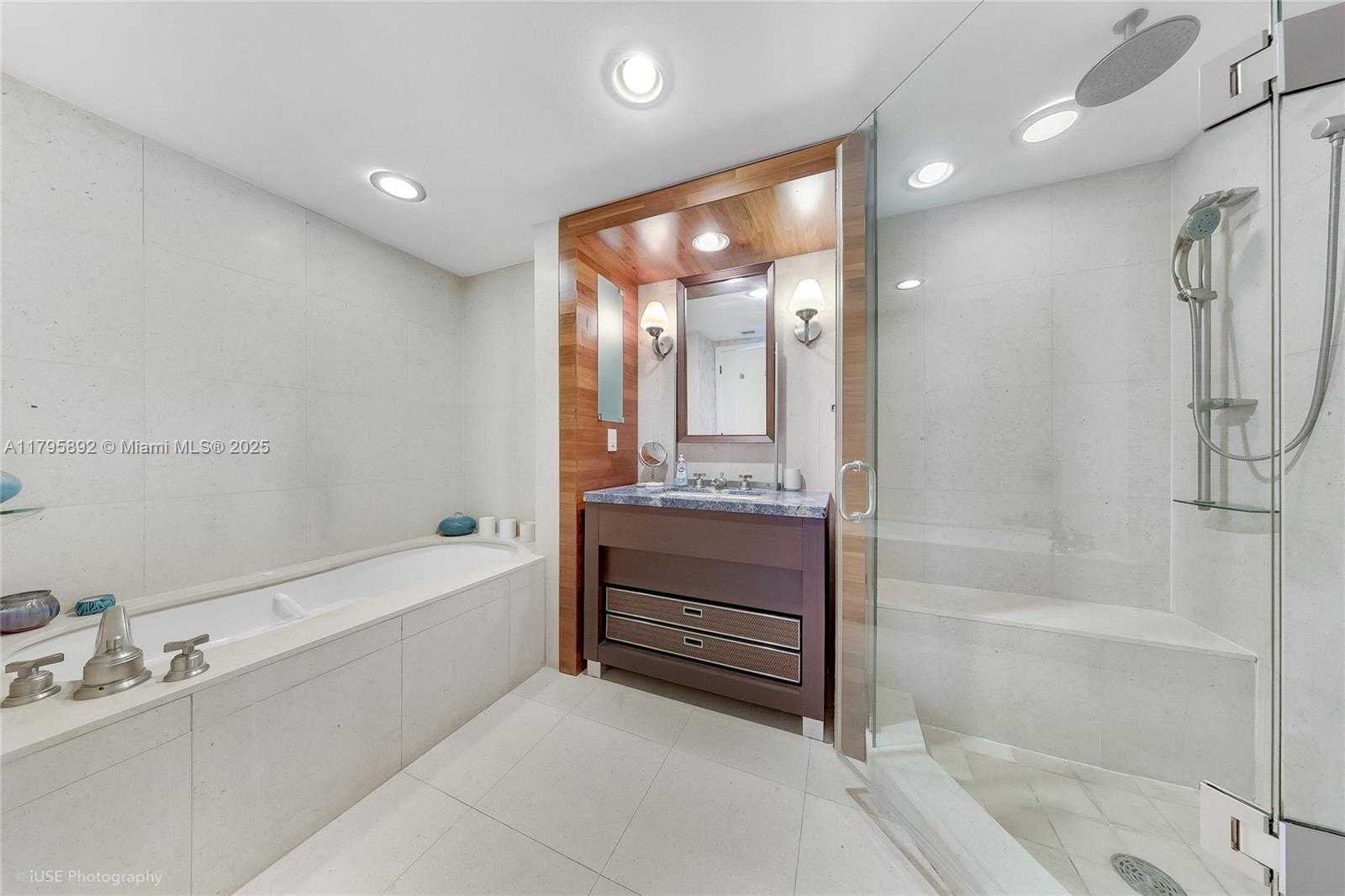 Small Image of 6801 COLLINS AVE #1111, Miami Beach Number 10