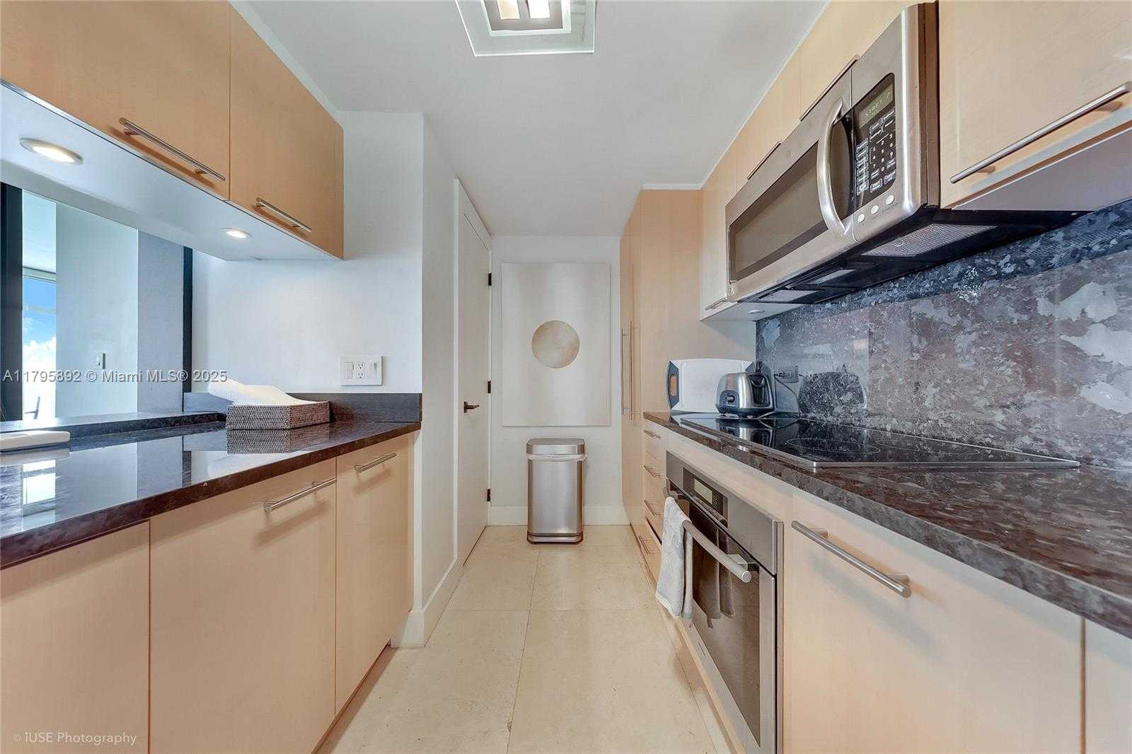 Small Image of 6801 COLLINS AVE #1111, Miami Beach Number 5
