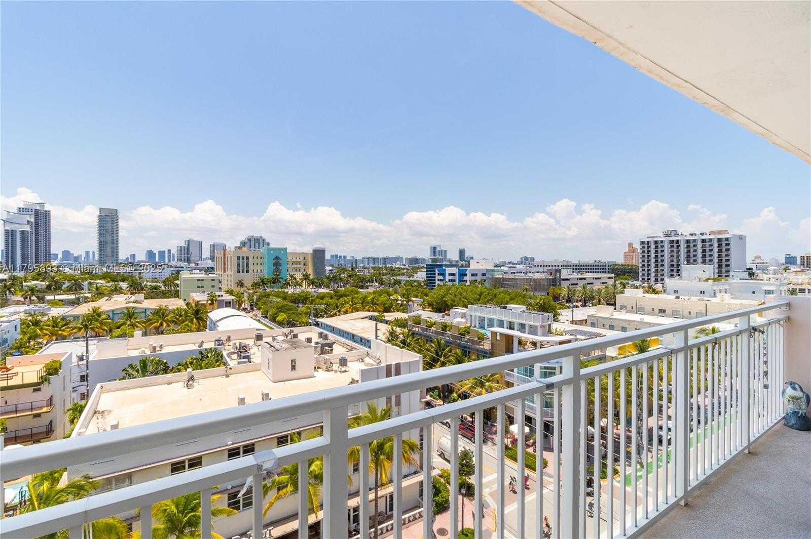 Small Image of 345 OCEAN DR #904, Miami Beach Number 2