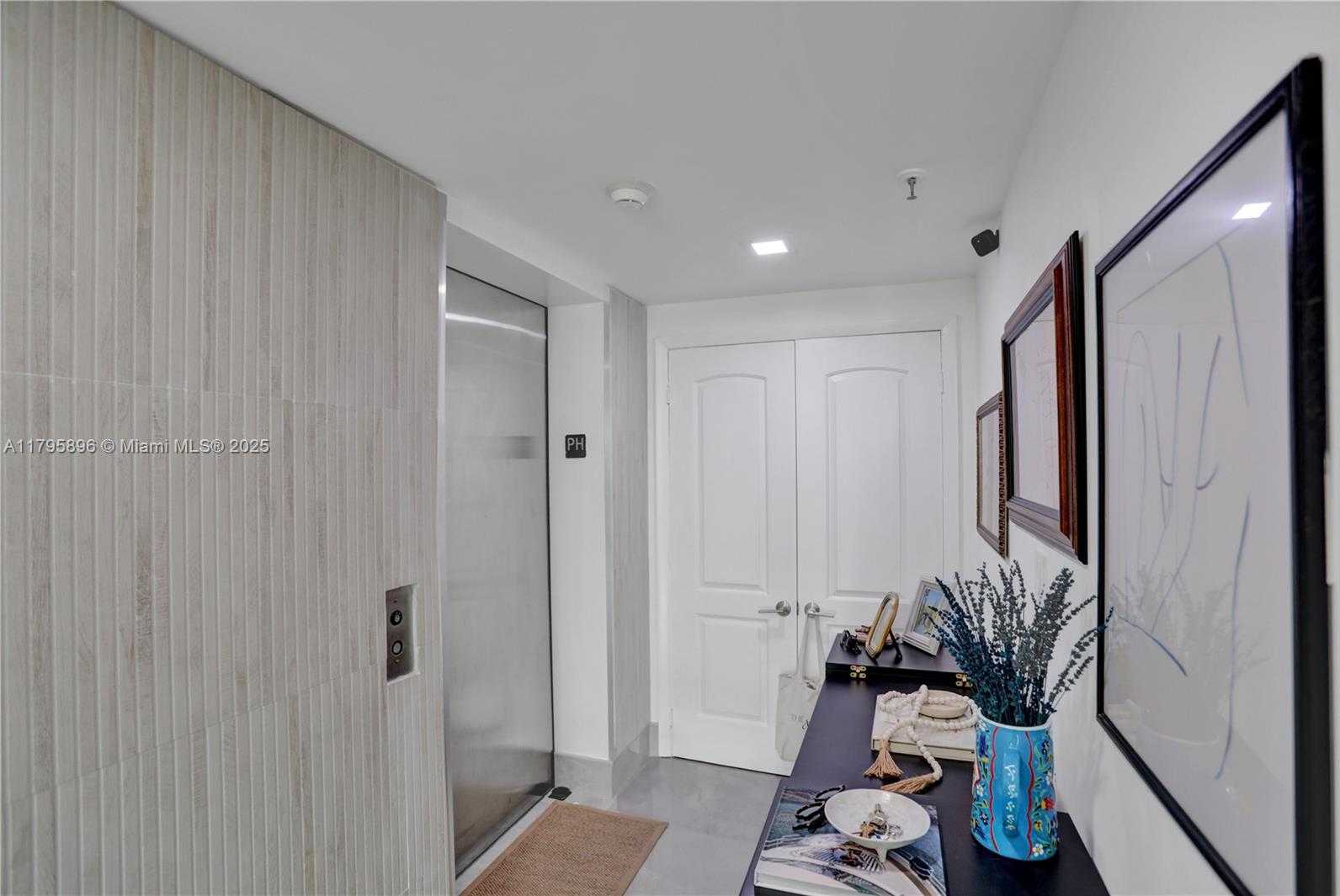 Small Image of 355 Poinciana Island Dr, Sunny Isles Beach, FL 33160, USA Number 10