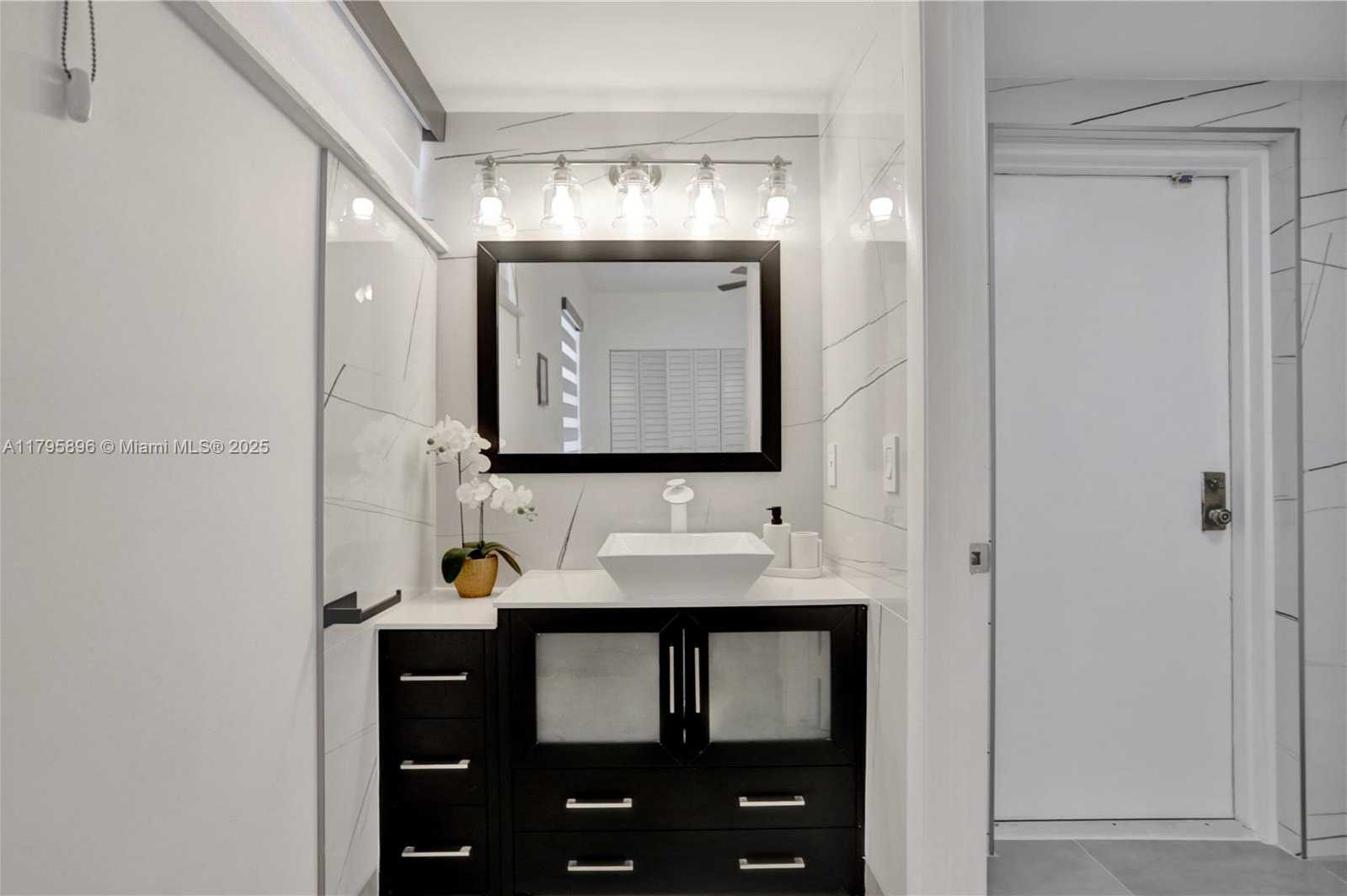 Small Image of 355 Poinciana Island Dr, Sunny Isles Beach, FL 33160, USA Number 19