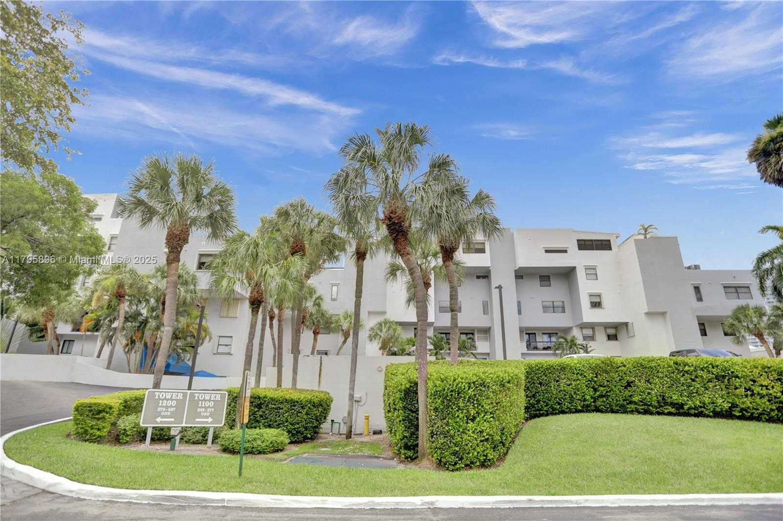Small Image of 355 Poinciana Island Dr, Sunny Isles Beach, FL 33160, USA Number 22