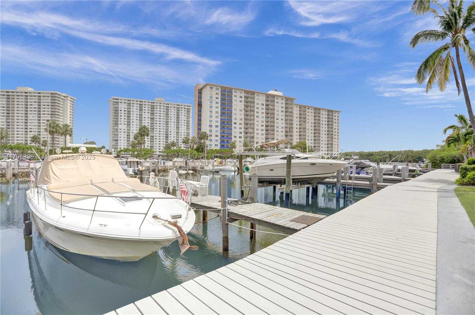 Small Image of 355 Poinciana Island Dr, Sunny Isles Beach, FL 33160, USA Number 23