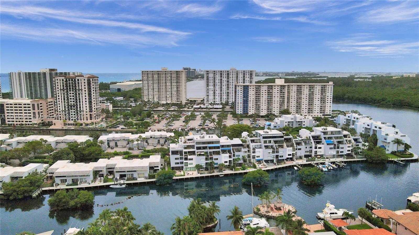 Small Image of 355 Poinciana Island Dr, Sunny Isles Beach, FL 33160, USA Number 7