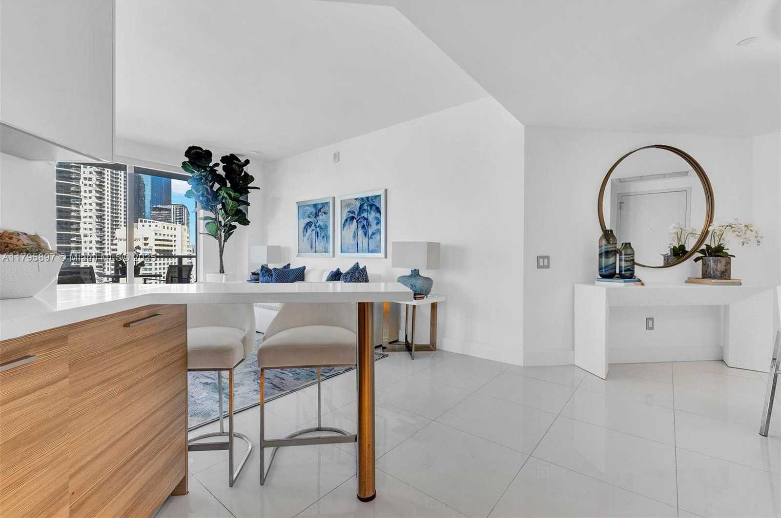 Small Image of 1300 #1802, Miami Number 12