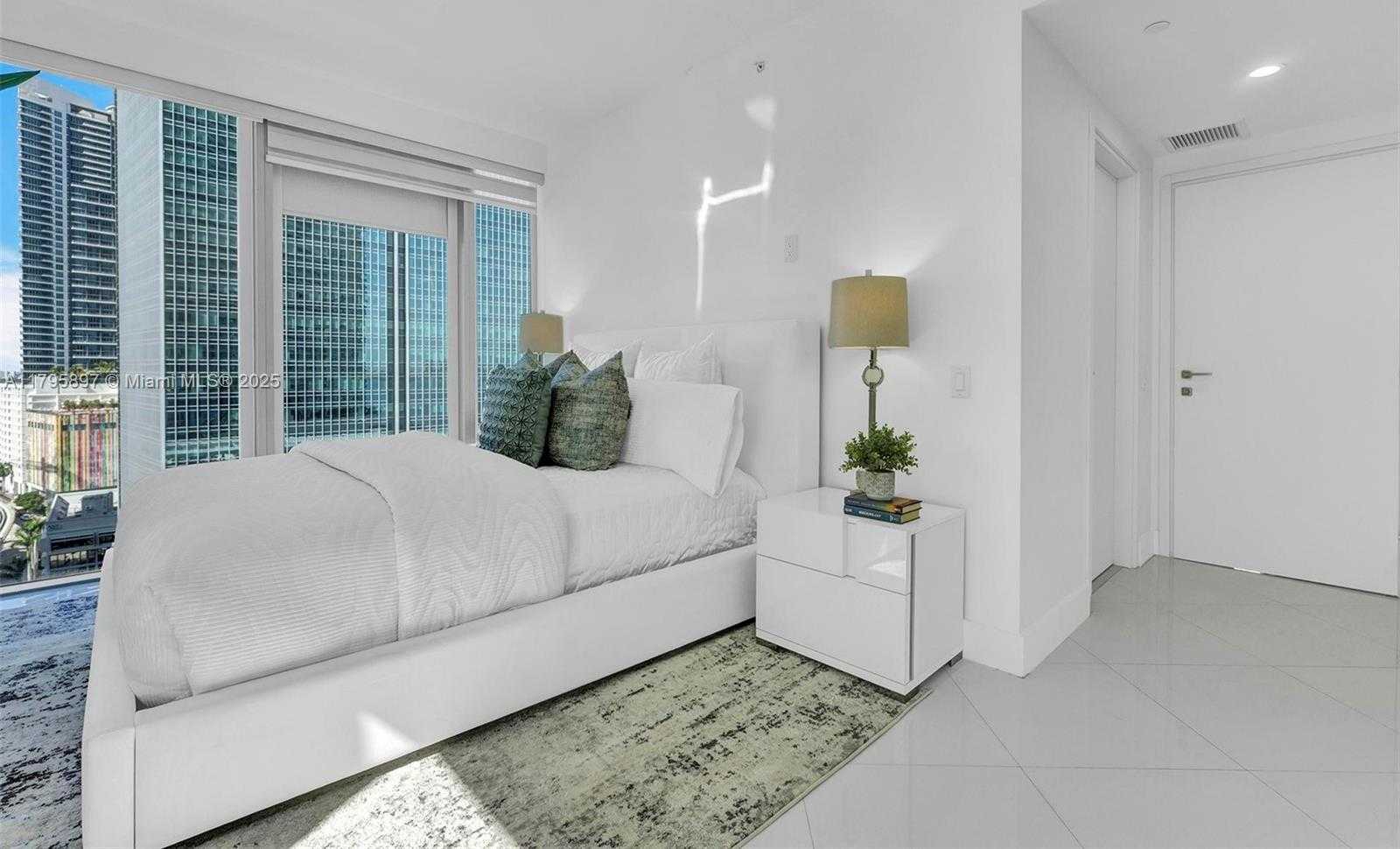 Small Image of 1300 #1802, Miami Number 13