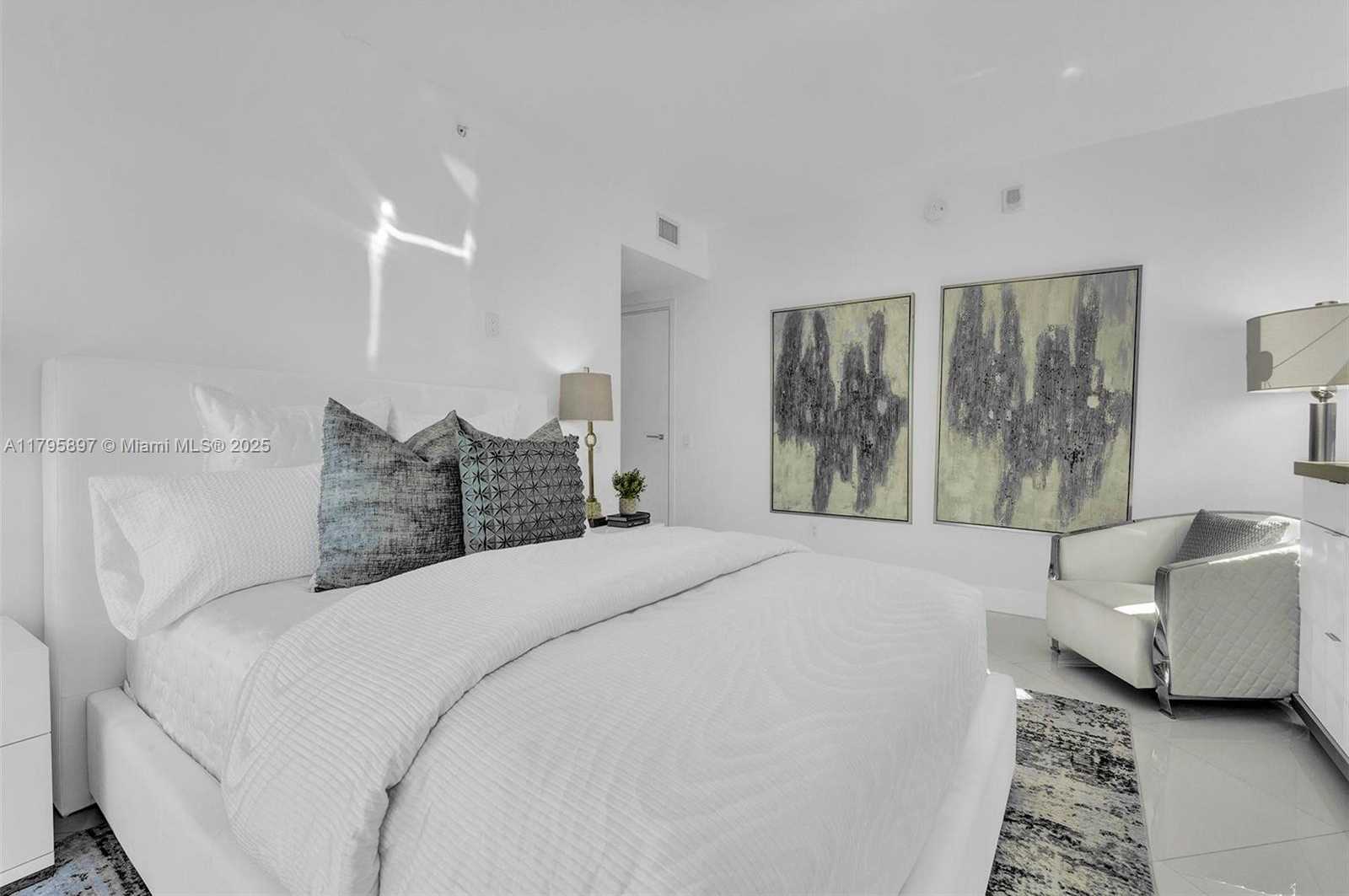 Small Image of 1300 #1802, Miami Number 14