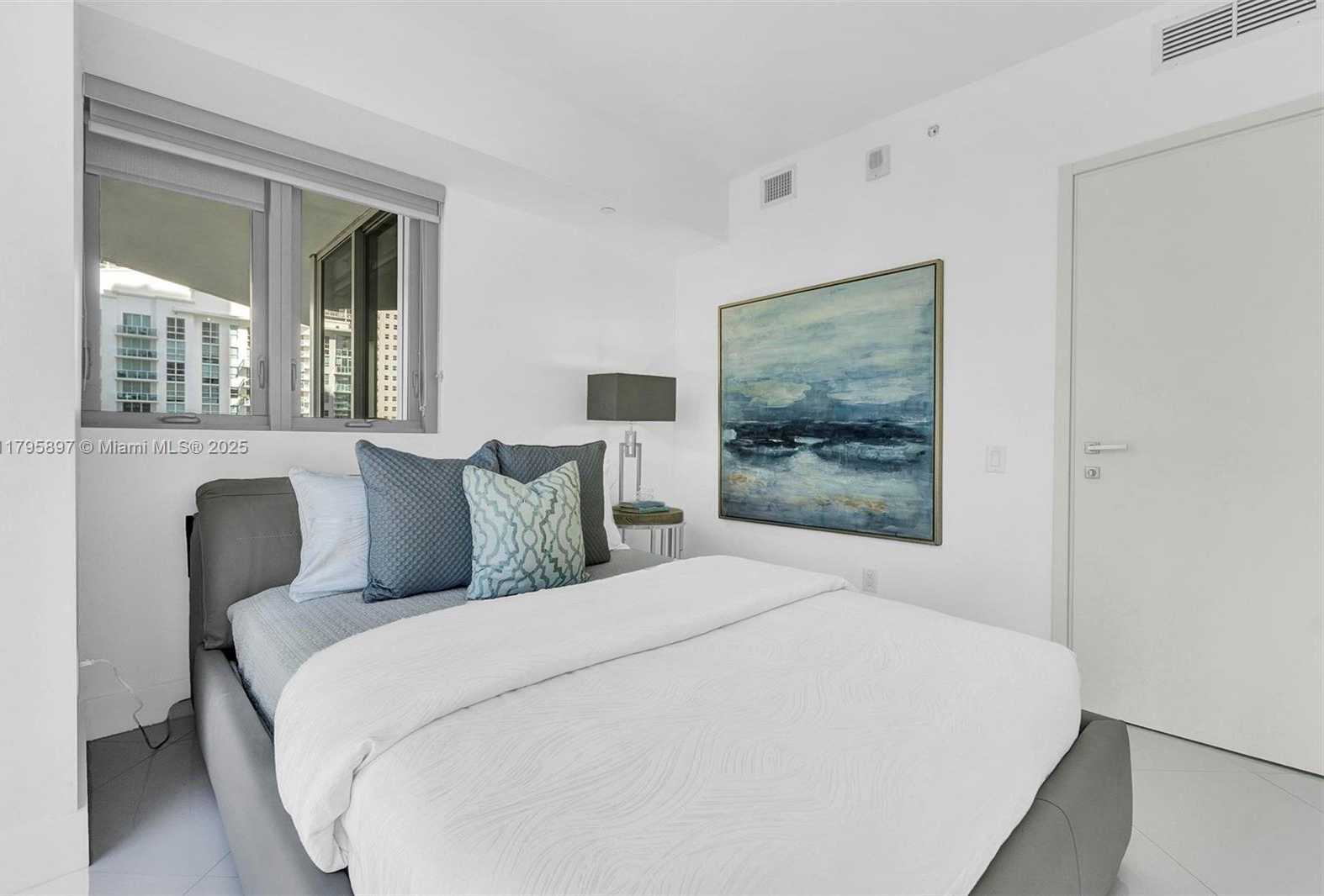 Small Image of 1300 #1802, Miami Number 22