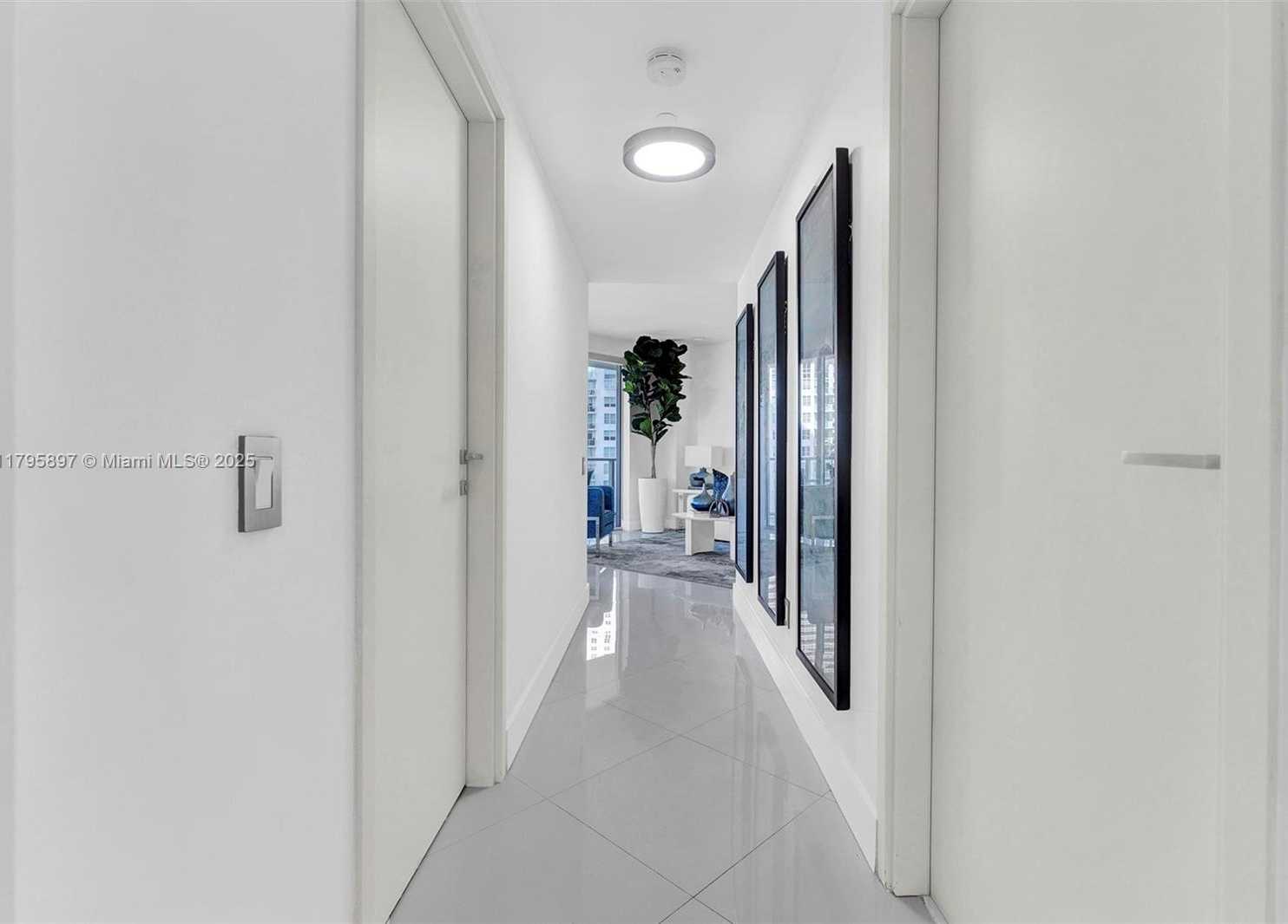Small Image of 1300 #1802, Miami Number 25