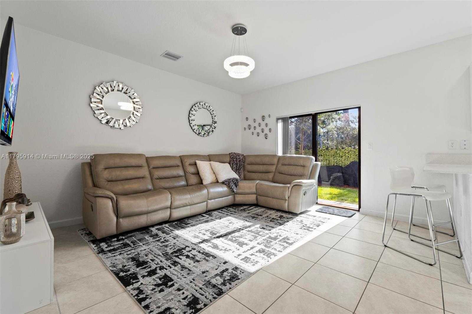 Small Image of 20302 NORTH WEST 6TH PL, Miami Gardens Number 12