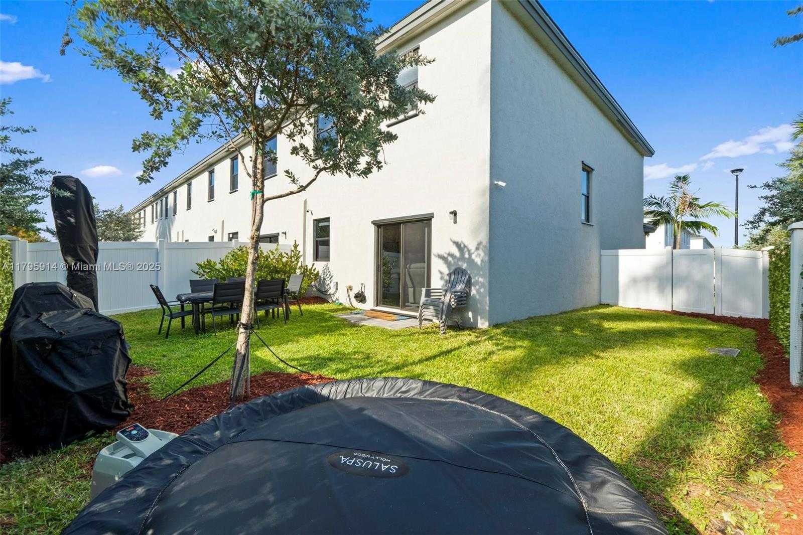 Small Image of 20302 NORTH WEST 6TH PL, Miami Gardens Number 18