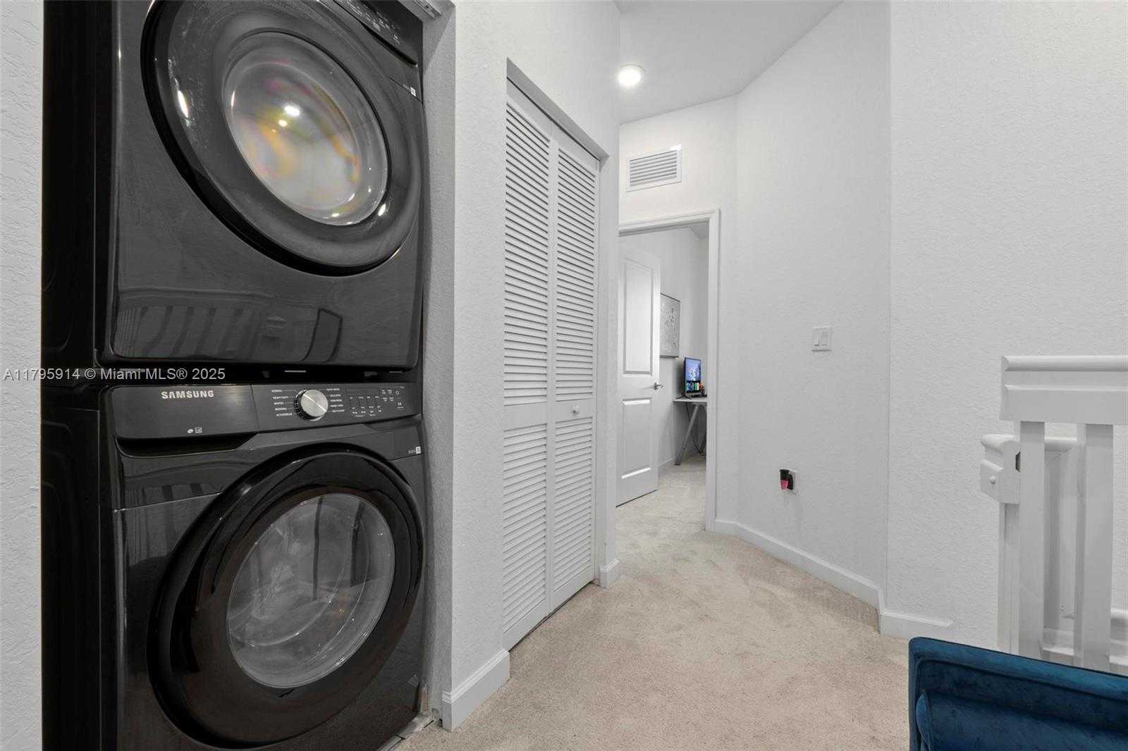 Small Image of 20302 NORTH WEST 6TH PL, Miami Gardens Number 21