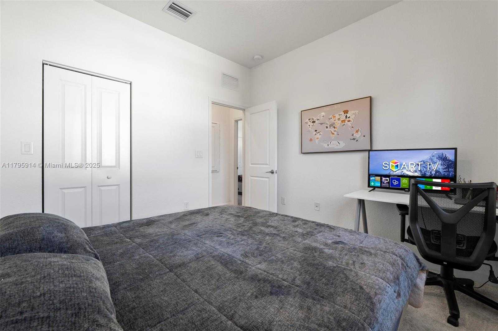 Small Image of 20302 NORTH WEST 6TH PL, Miami Gardens Number 28