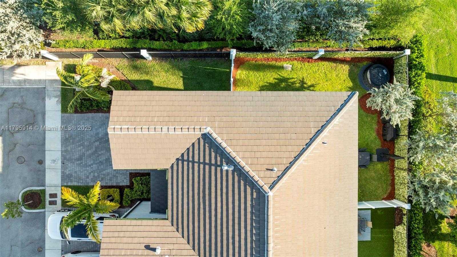 Small Image of 20302 NORTH WEST 6TH PL, Miami Gardens Number 33