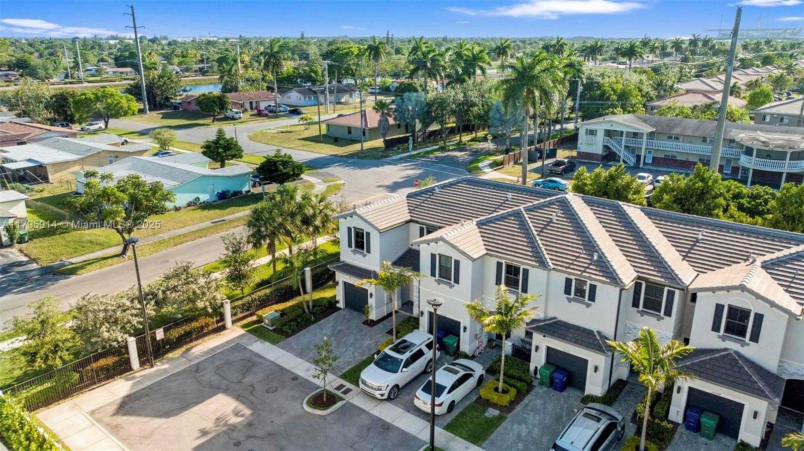 Small Image of 20302 NORTH WEST 6TH PL, Miami Gardens Number 37