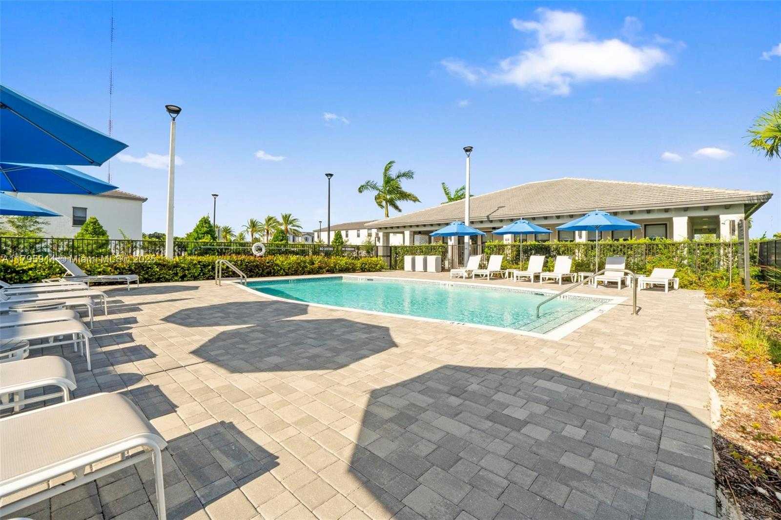 Small Image of 20302 NORTH WEST 6TH PL, Miami Gardens Number 48